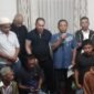 Foto. Samaun Dahlan menerima dukungan secara resmi dari relawan sulap. Pernyataan melalui ikrar yang disampaikan oleh ketua relawan sulap Surya Budianto 