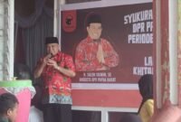 acara syukuran atas pelantikan Haji Saleh Siknun sebagai anggota Dewan Perwakilan Rakyat (DPR) Papua Barat untuk periode 2024-2029. Acara ini berlangsung pada hari Sabtu, 5 Oktober 2024, di Posko Tikar Rasa, Jalan Warahmade, Kelurahan Danaweria. (Dok. papua.tagarutama.com)
