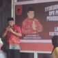 acara syukuran atas pelantikan Haji Saleh Siknun sebagai anggota Dewan Perwakilan Rakyat (DPR) Papua Barat untuk periode 2024-2029. Acara ini berlangsung pada hari Sabtu, 5 Oktober 2024, di Posko Tikar Rasa, Jalan Warahmade, Kelurahan Danaweria. (Dok. papua.tagarutama.com)