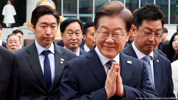 Lee Jae myung, tokoh senior dari Partai Demokrat (DP), keluar sebagai pemenang dalam pemilihan presiden ke-14 yang digelar pada Selasa, 3 Juni 2025.