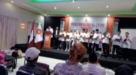 Pengukuhan melalui ikrar kepada seluruh pengurus DPD PKS Fakfak Periode 2025-2030. (Foto. tu)