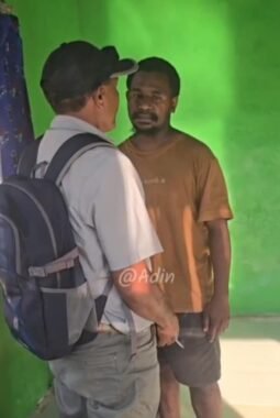 Diduga Utusan Perusahaan Sawit, Pria ini Diusir Warga Moi